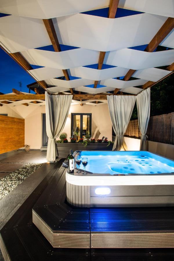 Meteora Boutique Villa A 卡兰巴卡 外观 照片
